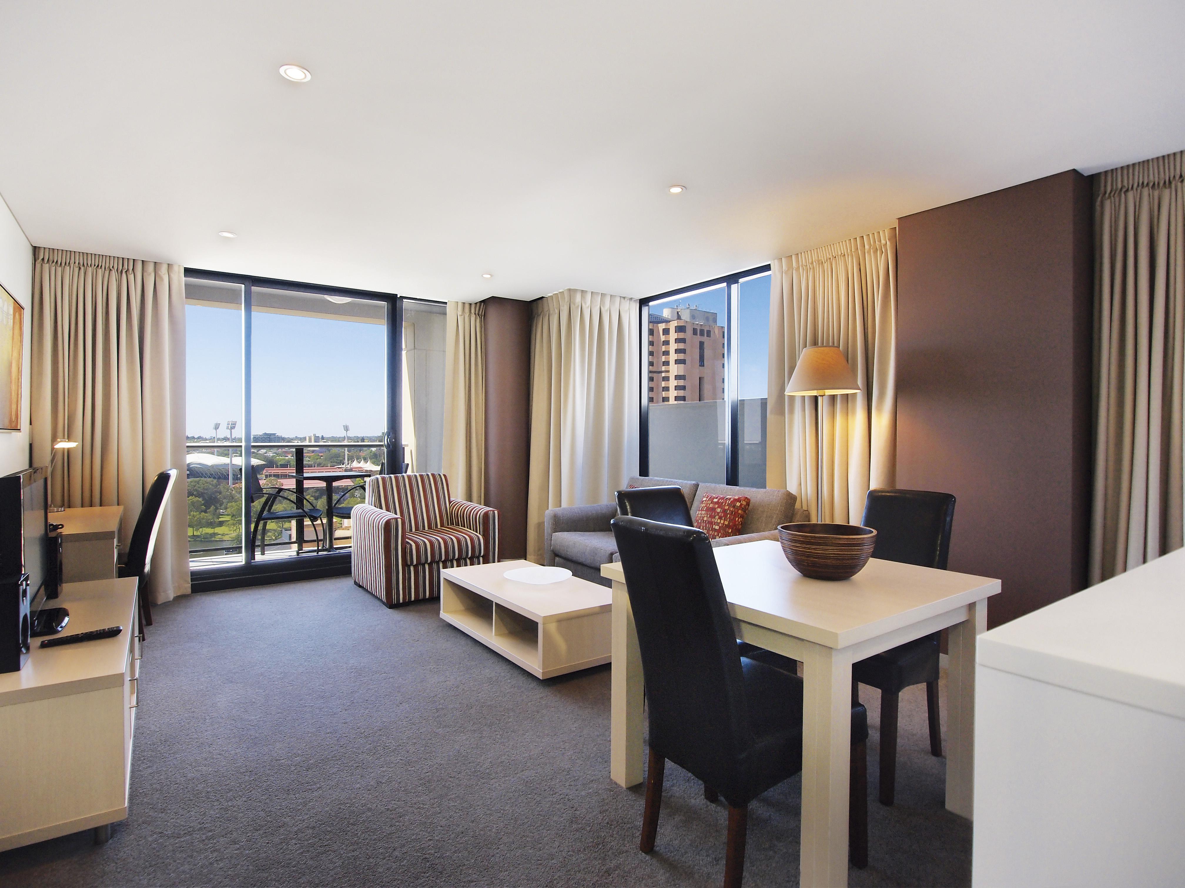 Oaks Adelaide Horizons Suites Habitación foto